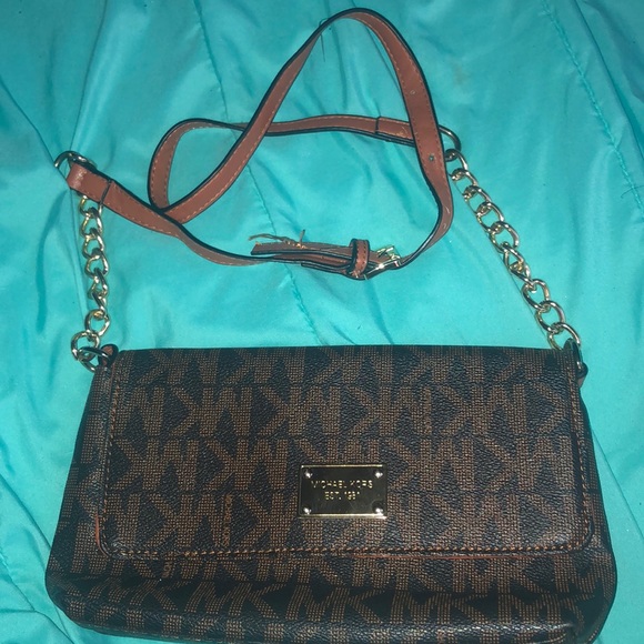 michael kors purse - Picture 7 of 7